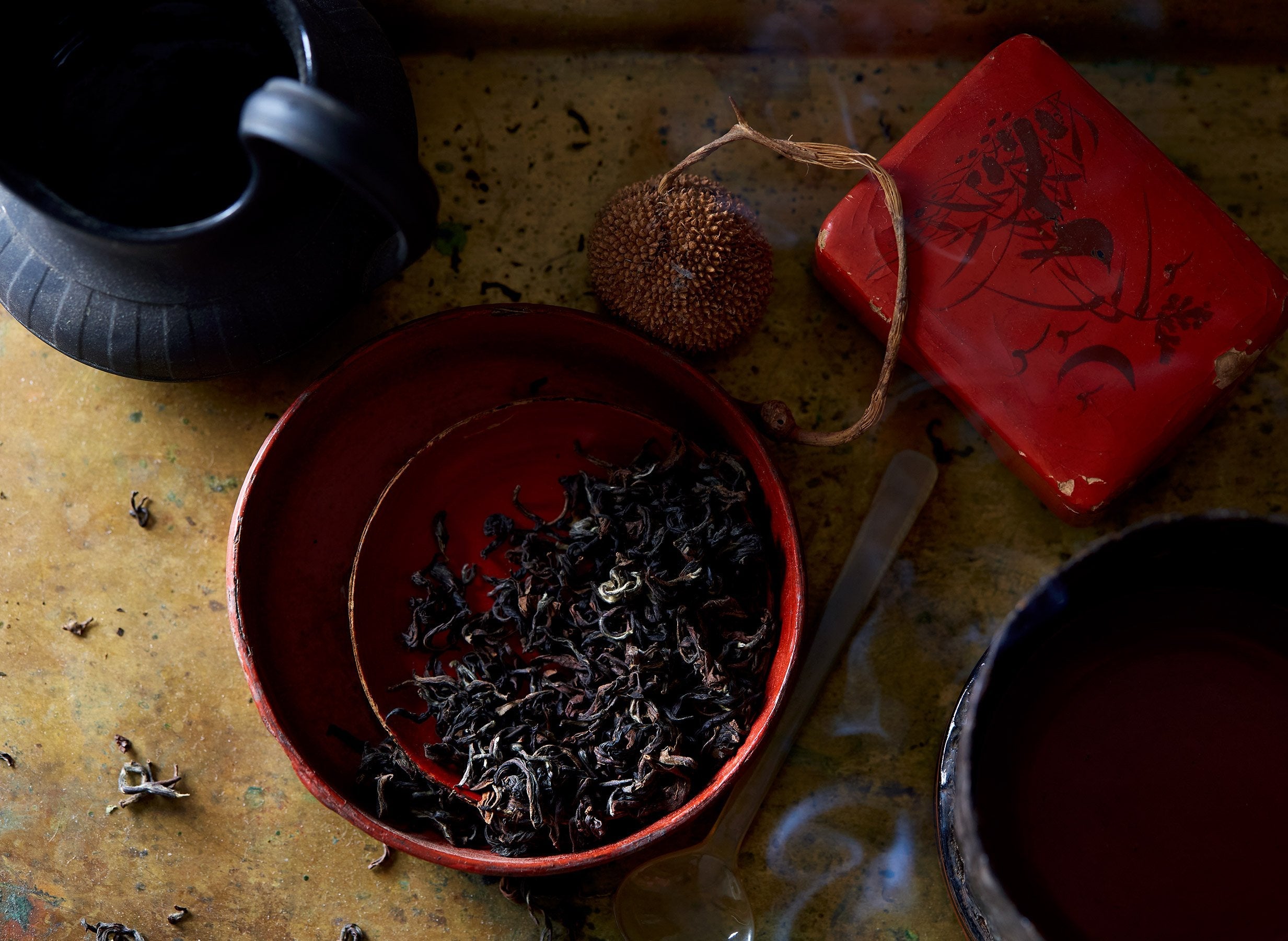 Discover pure loose leaf single estate teas from BELLOCQ and elevate your everyday rituals. Free U.S. shipping available.