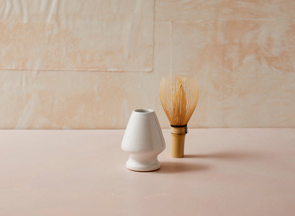 【C】ホワイトハンドモチーフ/Made in Japan /陶器製・小物入れ White Chasen Naoshi (Matcha Whisk Holder)