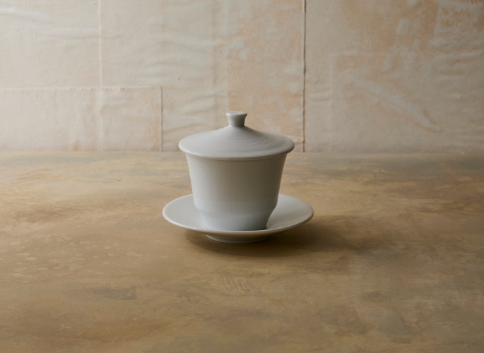 Aperto Cup & Saucer with Lid
