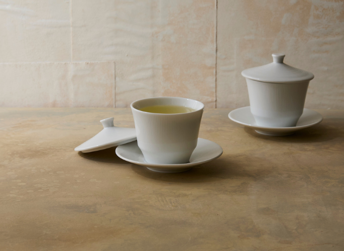 Aperto Cup & Saucer with Lid
