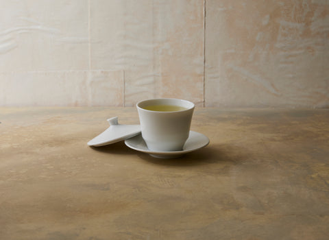Aperto Cup & Saucer with Lid