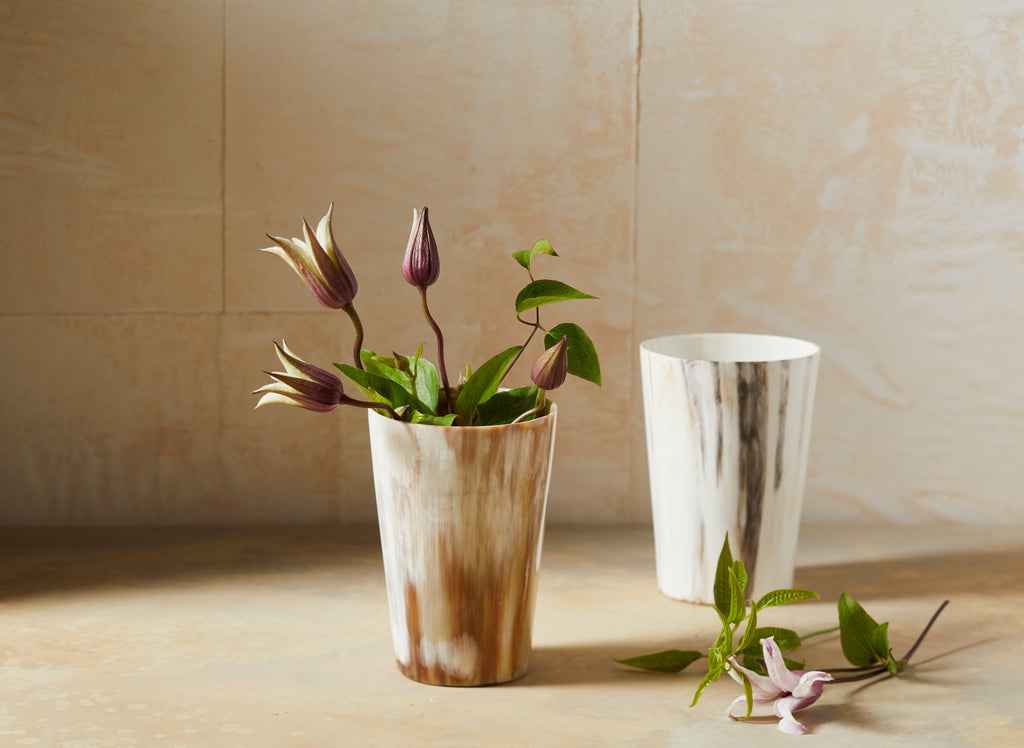 Crafted by talented artisans in East Africa, the Okoa Horn Cup is crafted from natural Ankole cow horn. 