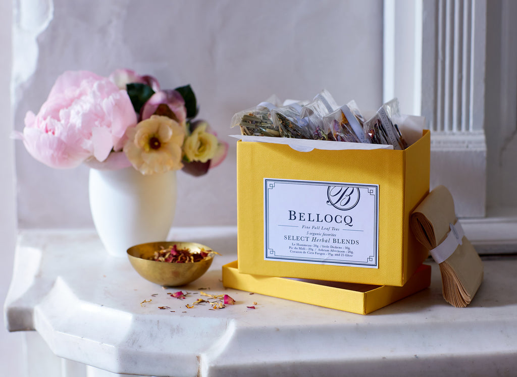 Shop the luxury herbal tea set from BELLOCQ. This herbal tea blends sampler offers a generous selection, complete with 25 filter bags. 