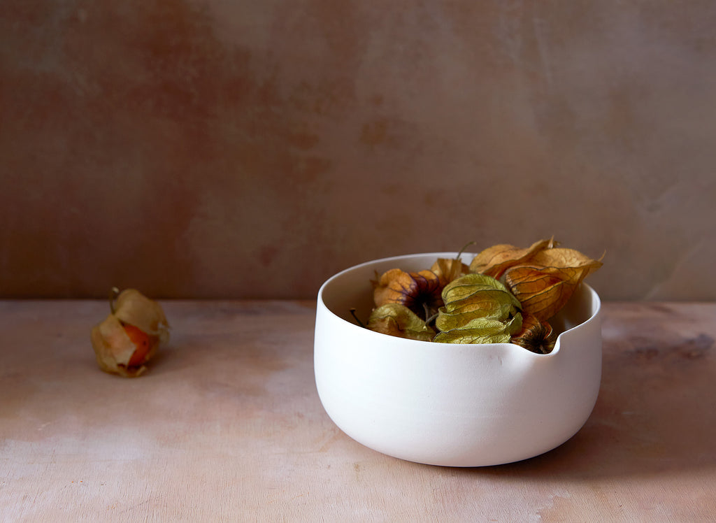 Porcelain Spouted Bowl
