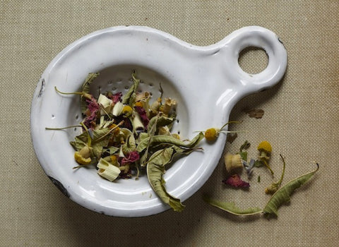 No. 12, Le Hammeau is a beautiful, organic herbal lemongrass tea blend evocative of a wild-flower meadow, and one of our original, best-selling blends at BELLOCQ.