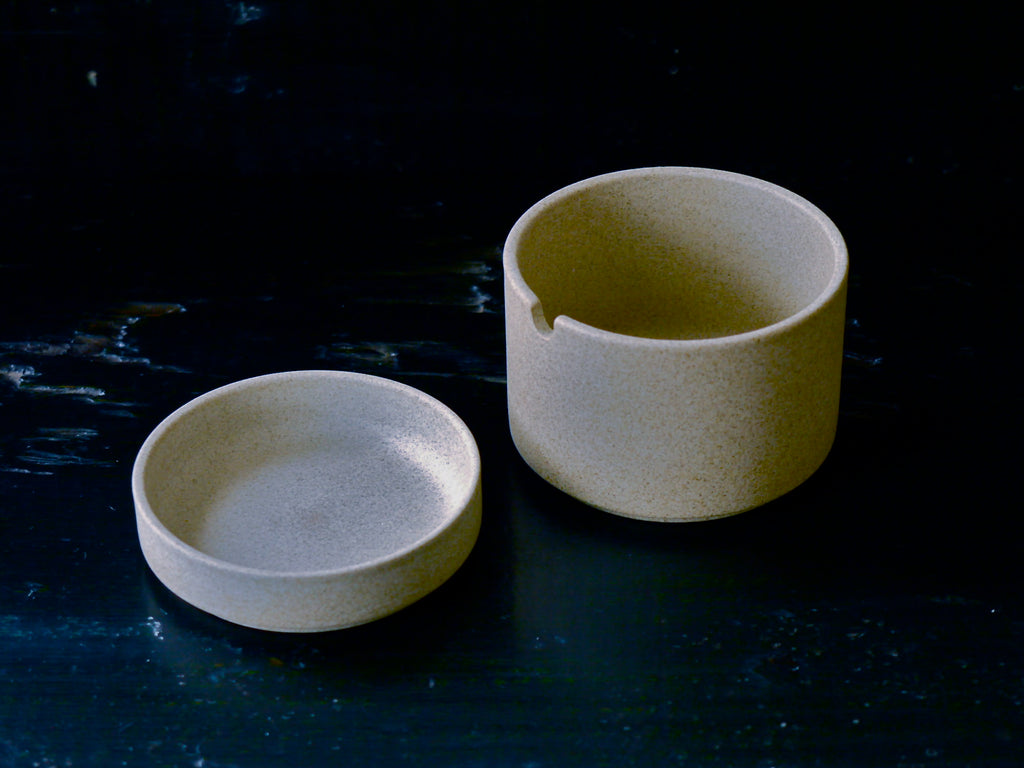 Shop the Hasami sugar bowl from BELLOCQ. This delicately articulated porcelain dish fits as snugly into the modern collection as it does the traditional kitchen.